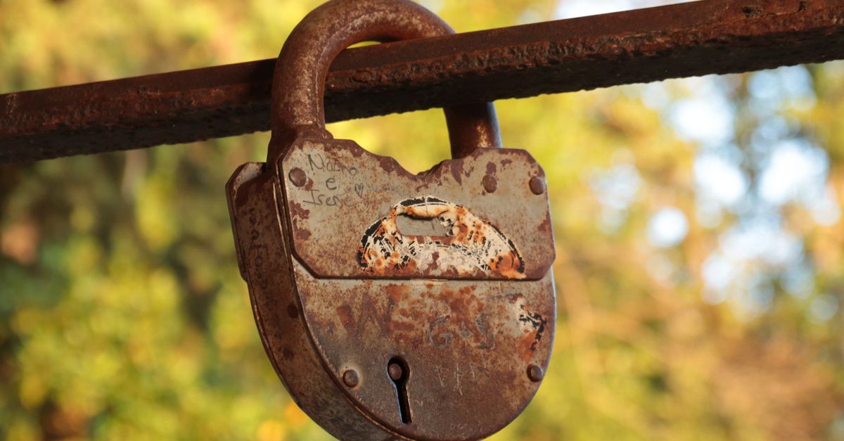 Signs Your Door Knob Lock Replacement Is Overdue — Elk Grove Village Locksmith